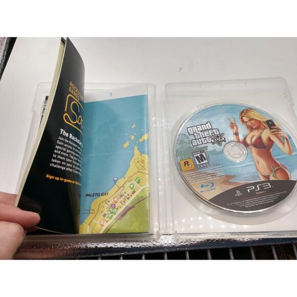 Need For Speed: Hot Pursuit & Grand Theft Auto V PS3 Games With Cases & Manuals - Picture 4 of 4